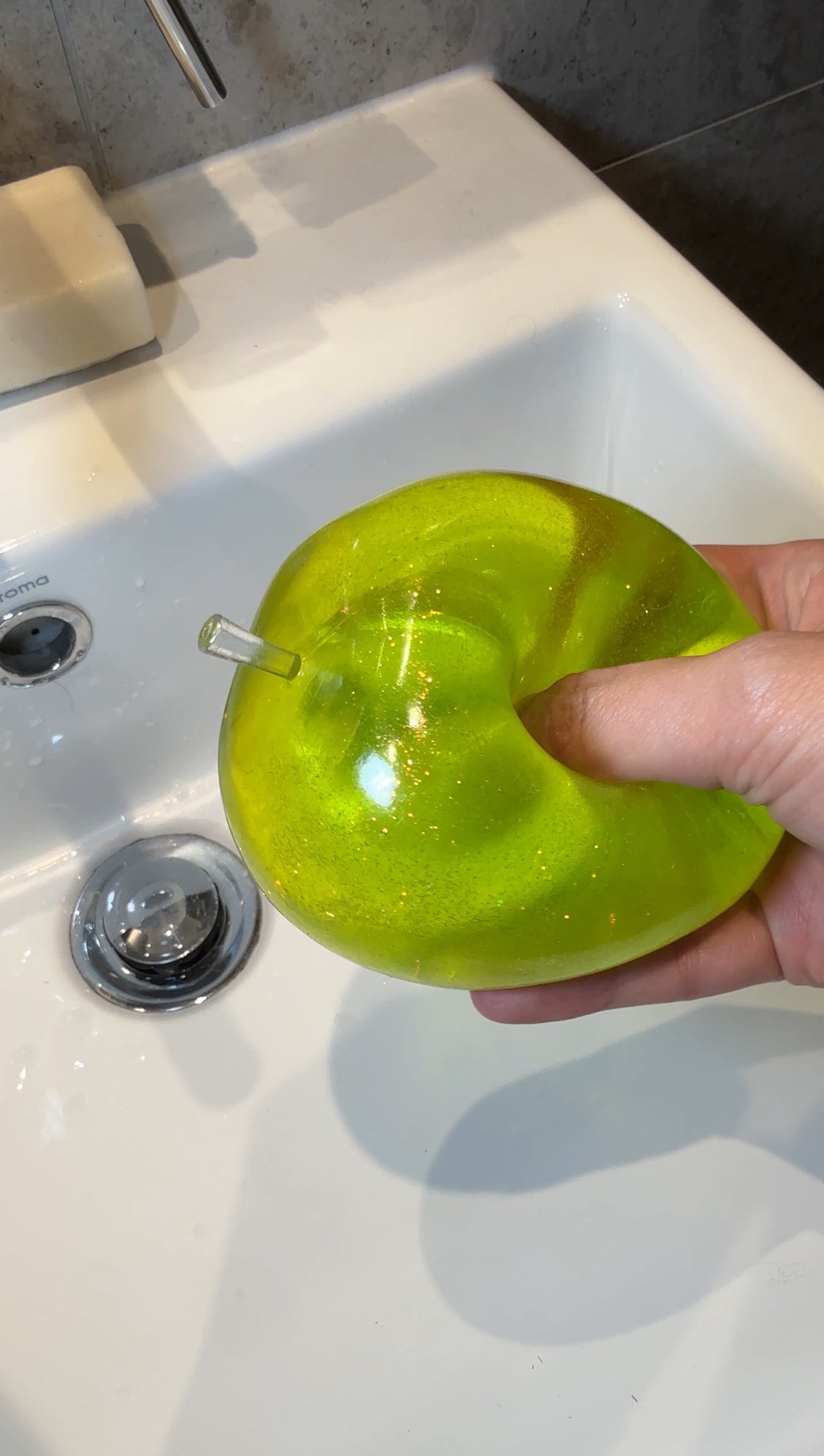 Glitter Apple Squishy - Zero Bounce-Back Stress Toy